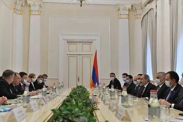 Ermenistan ile Rusya arasında bayrak krizi | Rus Bakanlar Sergey Şoygu ve Dışişleri Bakanı Sergey Lavrov... - 7