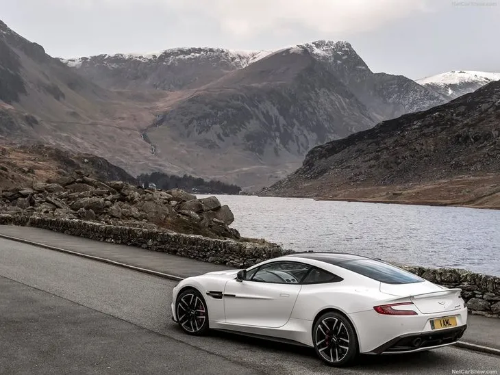 Aston Martin Vanquish Carbon White 2015
