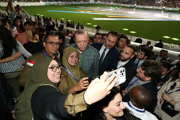 Son dakika: Başkan Erdoğan Adana’da! 81 ilden gelen on binlerce gençle buluştu | Gençlerimizin peşkeş çekilmesine izin vermeyiz