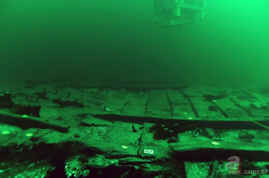 Toprak altındaki tarih! 600 yıllık kargo gemisi gün yüzüne çıkarıldı 1