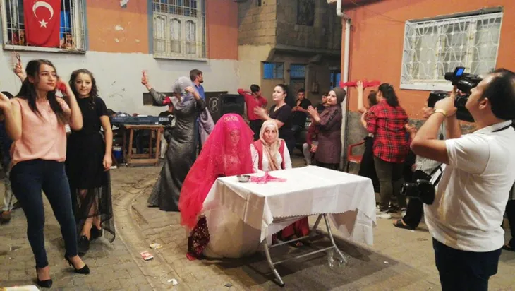 Kına gecesinde gelinin yakınları damadı öldürdü, annesini ağır yaraladı - 3