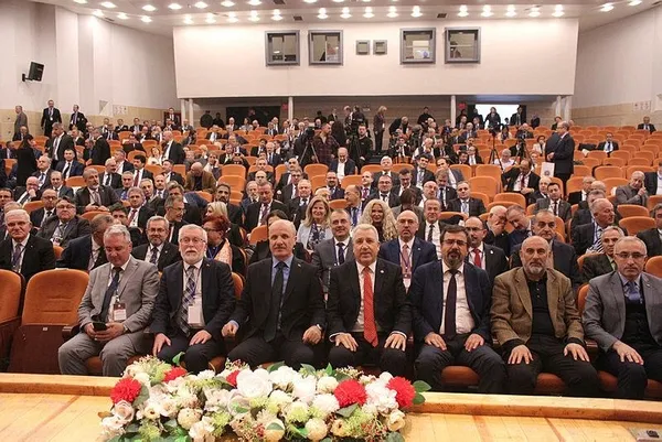 YÖK’ten hibrit eğitim sinyali! Prof. Dr. Erol Özvar tarih verdi