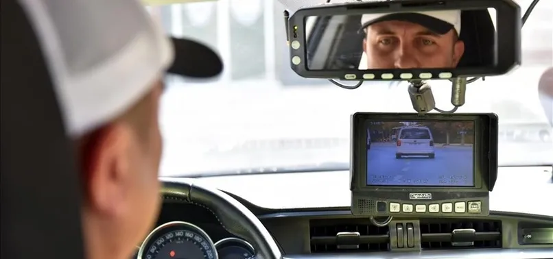 Sürücülerin korkusu 'radar aracı' hakkında doğru bilinen yanlışlar: CD asmak, plaka saç spreyi, fren yapmak...