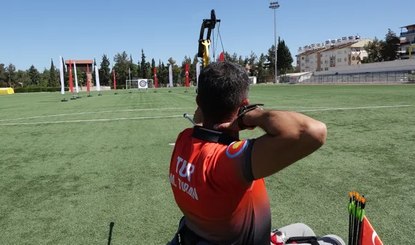 son-dakika-bakan-kasapogludan-sporculara-mujde-her-ay-harclik-verilecek-1621927484920.jpg Son dakika: Bakan Kasapoğlu'dan sporculara müjde: Her ay harçlık verilecek - 2