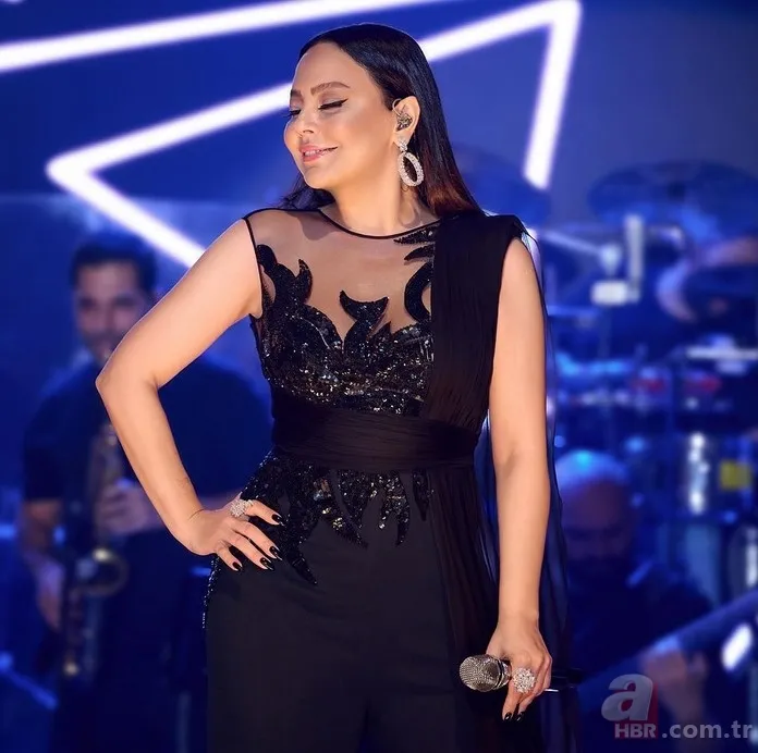 4. kez evlenmişti! Ebru Gündeş hamile mi? Gözlerden uzak büyüttüğü kızı Alara'ya bakın! "Annesinin birebir aynısı" 5