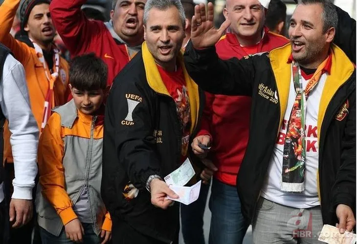Galatasaray taraftarı ’Fener Ol’ kampanyası ile dalga geçti!