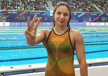 Merve Tuncel 1500 metre yüzmede üst üste 3’üncü kez Avrupa şampiyonu