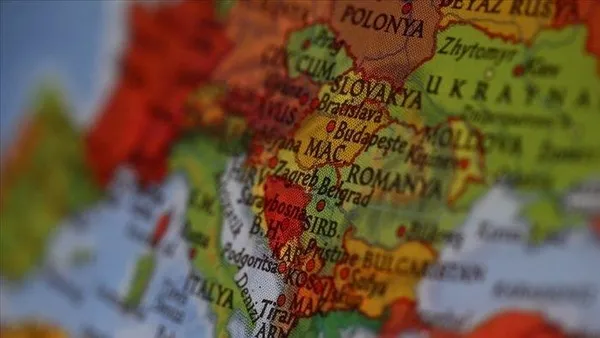 avrupada-felaket-kuraklik-ve-karanlik-ulkeleri-sarsiyor-1659849065634.jpeg Avrupa'da kırmızı alarm! Kuraklık ve karanlık ülkeleri sarsıyor - 1