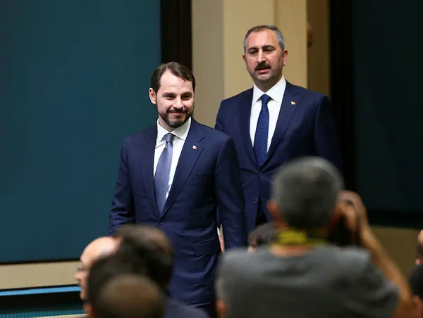 Bakan Albayrak'tan hülleci vekillerle ilgili açıklama - 1