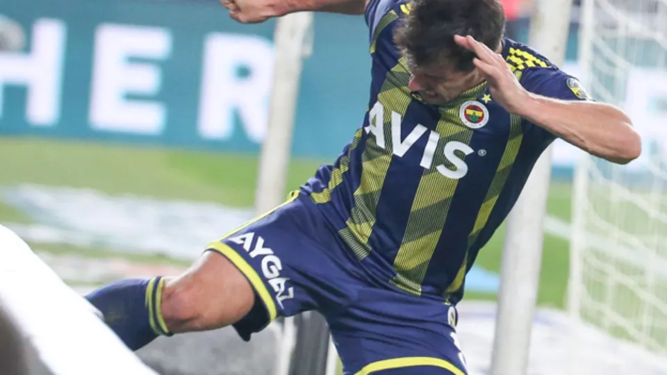 Fenerbahçe'de Emre Belözoğlu şoku!