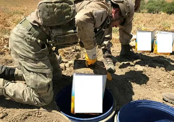 Van'da PKK'nın sözde cephaneliği ele geçirildi