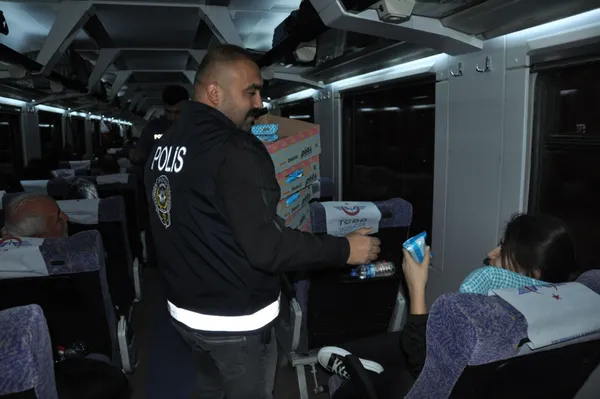 dogu-ekspresinin-vagonu-raydan-cikti-ankara-kayseri-demir-yolu-ulasima-kapandi-1662866155784.jpg Doğu Ekspresi'nin vagonu raydan çıktı! Ankara-Kayseri demir yolu ulaşıma kapandı - 4
