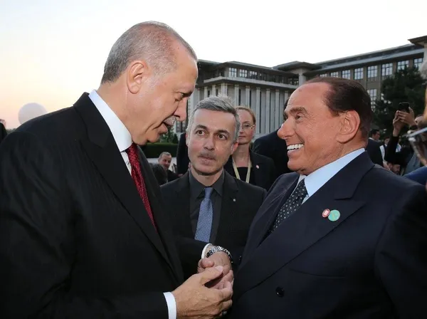 Başkan Erdoğan’dan Silvio Berlusconi için İtalyan gazeteye makale! Dostum Berlusconi satırlarıyla başladı...