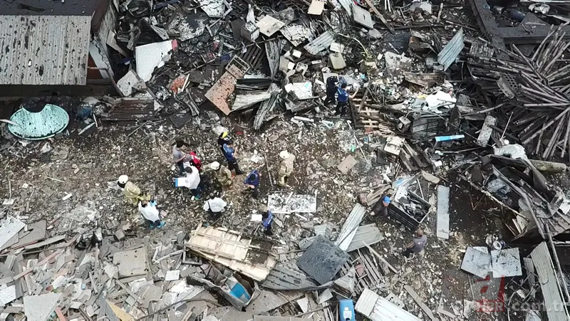 İstanbul Başakşehir'de fabrikada patlama! Ortalık savaş alanına döndü: Ölü ve yaralılar var 8