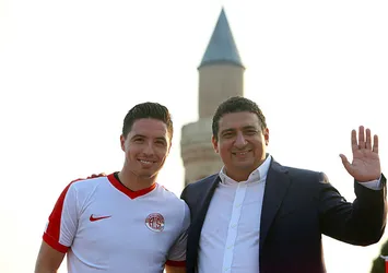 Son dakika | Antalyaspor'da flaş gelişme! Başkan Ali Şafak Öztürk istifa etti