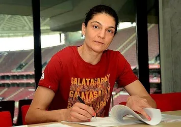 Nevriye Yılmaz, Galatasaray'da yardımcı antrenör oluyor