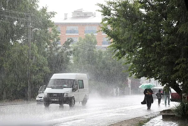 hava-durumu-meteorolojiden-bircok-il-icin-saganak-yagis-uyarisi-bugun-hava-nasil-olacak-istanbul-ankara-izmir-13-haziran-2021-1623554956932.jpeg HAVA DURUMU | Meteorolojiden birçok il için sağanak yağış uyarısı | Bugün hava nasıl olacak? İstanbul Ankara İzmir 13 Haziran 2021 - 2