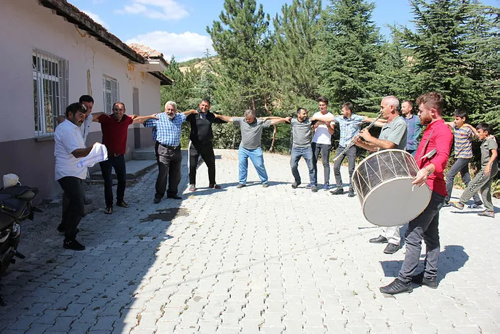 İnternete kavuşan Amasyalılar halay çekerek kutladı - 5