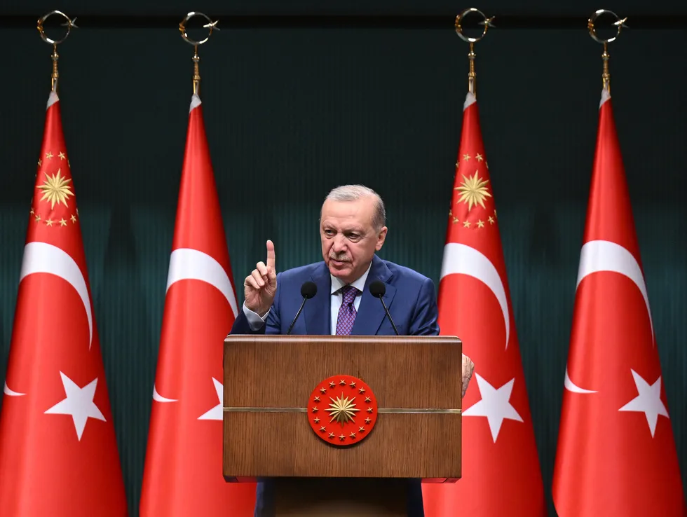 baskan-erdogandan-chpdeki-tartismalara-bizi-ilgilendirmiyor-mesaji-bizim-tek-derdimiz-var-o-da-turkiye-1780333534849.jpg Fotoğraf (AA)