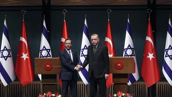 son-dakika-baskan-erdogan-israil-cumhurbaskani-isaac-herzog-ile-gorustu-1679397192091.jpg Son dakika: Başkan Erdoğan İsrail Cumhurbaşkanı Isaac Herzog ile görüştü - 1