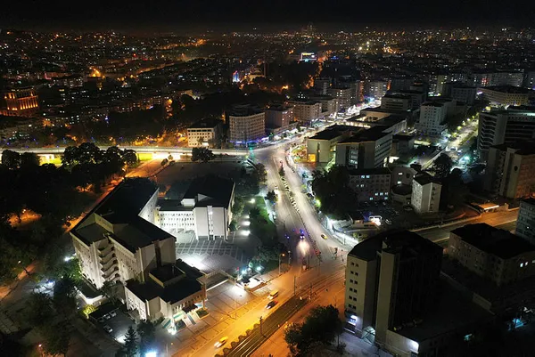 Kademeli normalleşme için 2 günlük sokak kısıtlaması başladı | Nereler açık olacak? Paket servis market restoran kuruyemişçiler...