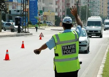 Trafikte polisler 'sivil olarak' denetim yapacak