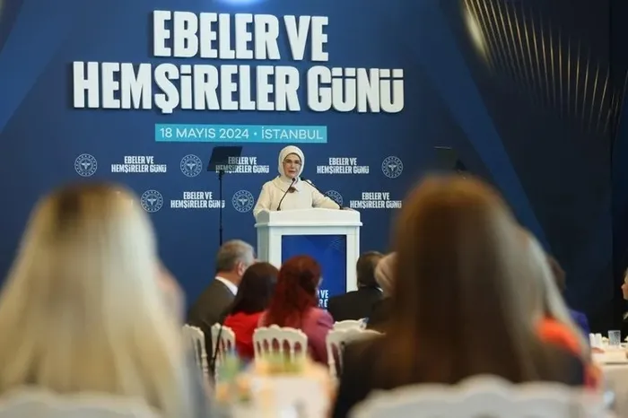 Emine Erdoğan sağlık çalışanlarıyla buluştu: Her şey değişse de bir şey baki kalıyor