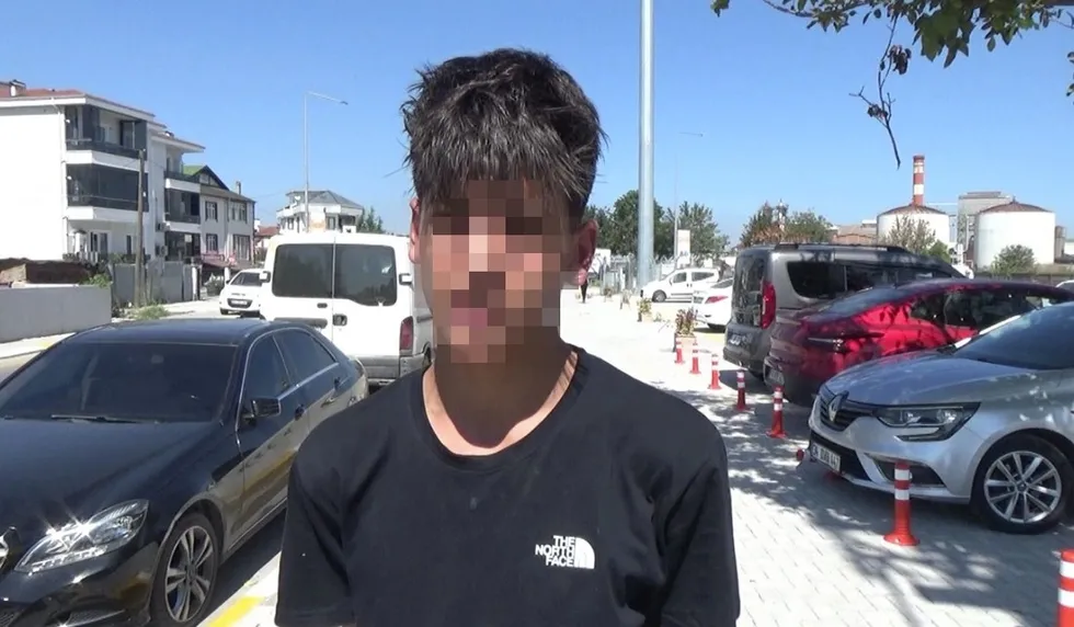 sakaryada-akran-zorbaligi-1789241854715.jpg Sakarya'da akran zorbalığı: 15 yaşındaki çocuğu depoya kilitleyip dakikalarca dövdüler - 4