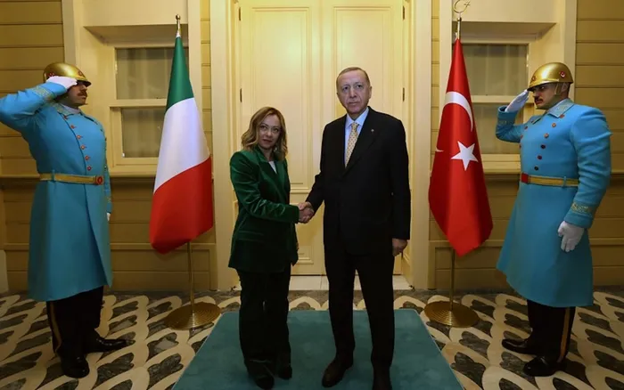 baskan-erdogan-italya-basbakani-ile-telefonda-gorustu-iste-ele-alinan-konular-1716990146372.jpg Başkan Erdoğan'dan Gazze diplomasisi! İtalya, İrlanda ve Norveç Başbakanı ile telefonda görüştü! İşte ele alınan konular... - 1