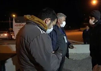 Virüslü karı-koca otobüste yakalandı!