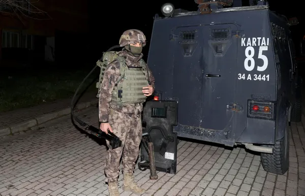 İstanbul’da PKK/KCK operasyonu! HDP Beşiktaş ve HDP Kağıthane ilçe başkanı gözaltında
