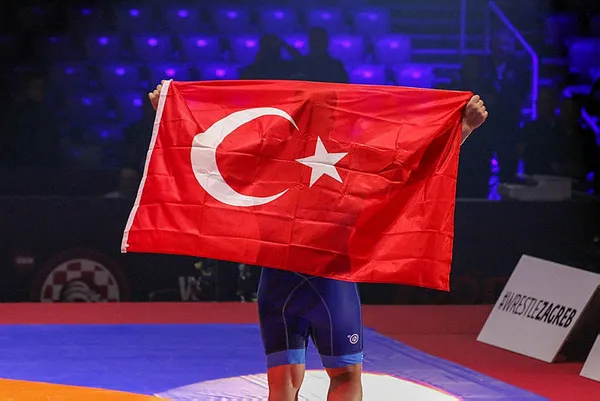 milli-guresci-riza-kayaalp-12nci-kez-avrupa-sampiyonu-1682195448208.jpg Milli güreşçi Rıza Kayaalp 12'nci kez Avrupa şampiyonu - 6