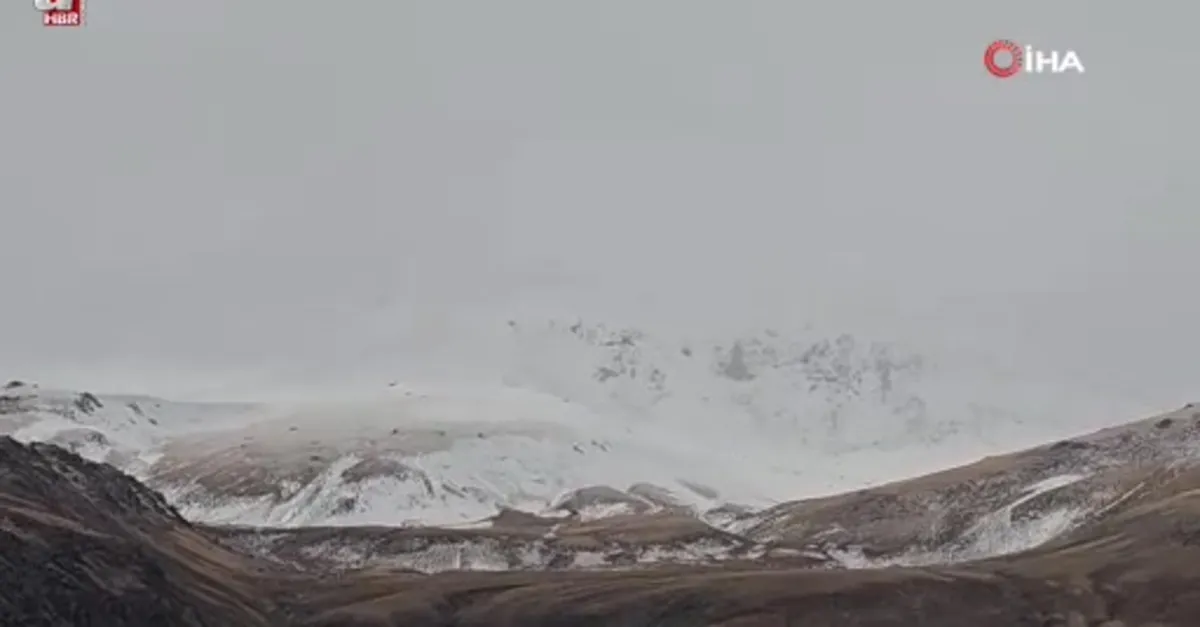 Süphan Dağı beyaza büründü