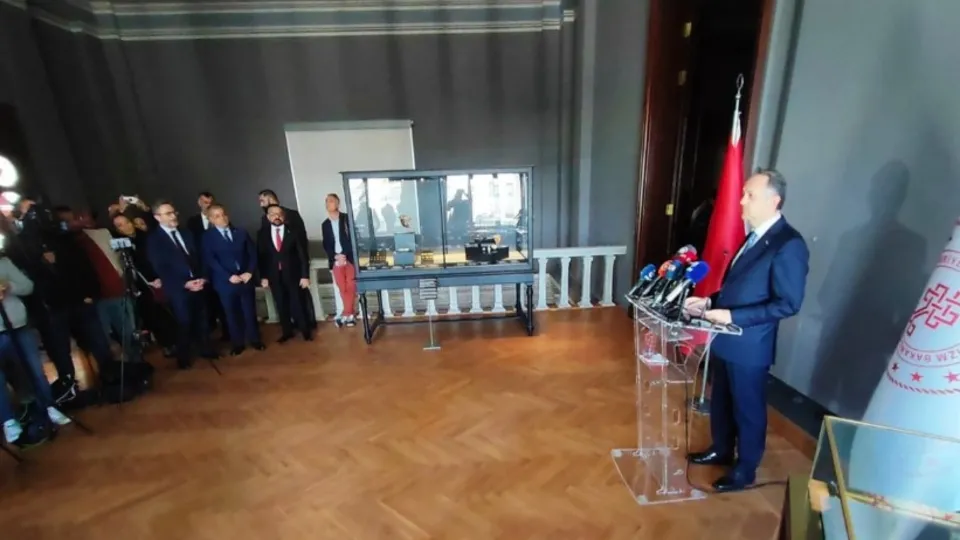 İstanbul-Irak'a ait tarihi eserler törenle verildi! Eserler Arkeoloji Müzesi'nde sergilendi