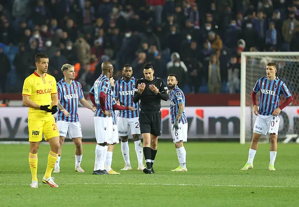 trabzonspor-4-goztepe-2-mac-sonucu-firtina-gol-oldu-yagdi-1647108878575.jpg Trabzonspor: 4 - Göztepe: 2 MAÇ SONUCU | Fırtına gol oldu yağdı - 2