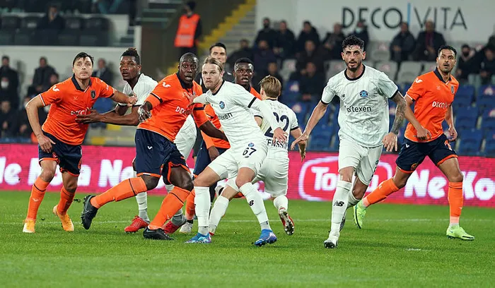 Medipol Başakşehir - Adana Demirspor: 2-1 MAÇ SONUCU ÖZET