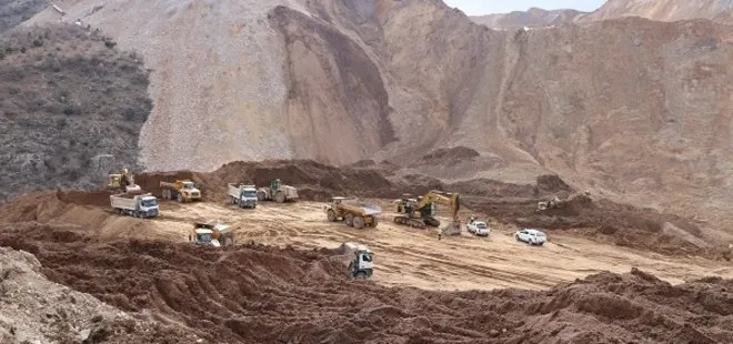 Erzincan İliç’teki maden ocağındaki toprak kaymasından yeni görüntü! Binlerce metreküp toprak çığ gibi kaydı...