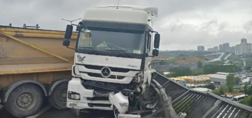 Son dakika: TEM'deki kaza trafiği kilitledi