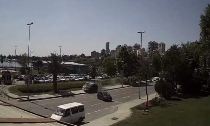 Son dakika: Kadıköy'de cip durağa daldı! O anlar kamerada - 3