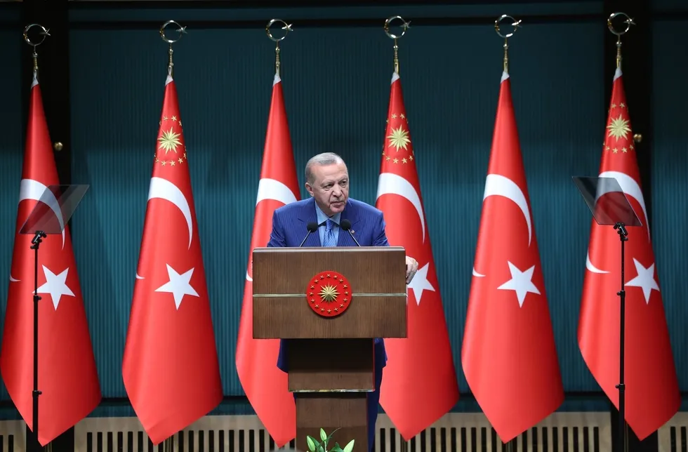 baskan-erdogandan-fon-sorusturmasi-mesaji-hak-yiyenleri-asla-savunmayiz-1790615789750.jpeg Başkan Erdoğan'dan fon soruşturması mesajı: Hak yiyenleri asla savunmayız - 5