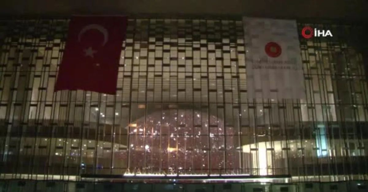 Atatürk Kültür Merkezi'nin tabelası asıldı