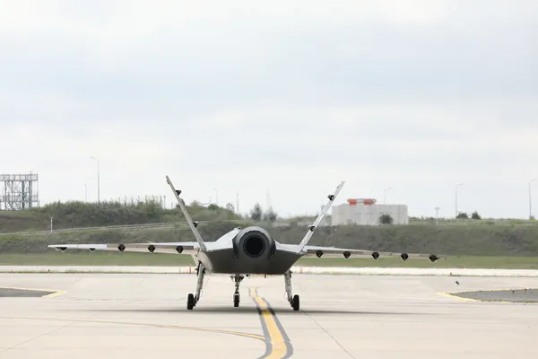 Kızılelma testleri birer birer atlıyor! İniş takımları kapalı ilk uçuş tamam! İşte o görüntüler...