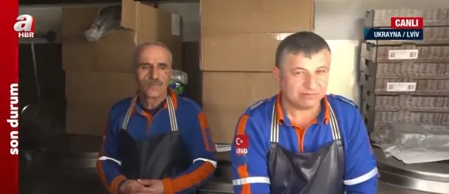 turkiyenin-yardimlari-ukraynada-sicak-yemekler-magdurlara-dagitiliyor-1648126145604.jpg Türkiye’nin yardımları Ukrayna’da! Sıcak yemekler mağdurlara dağıtılıyor - 3