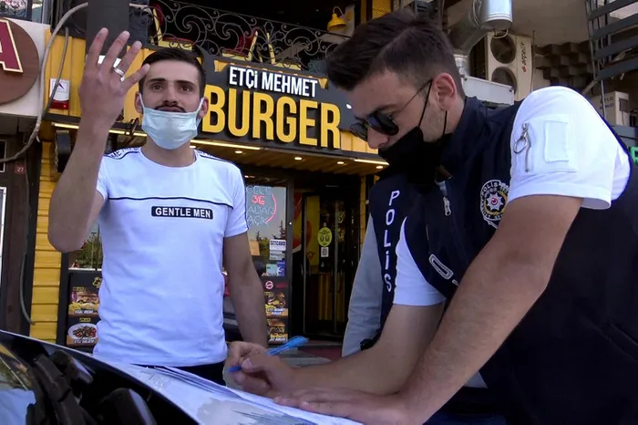 Avcılar'da izin belgesiz nişanlısına çiçek götürmek istedi cezayı yedi - 3