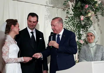 Başkan Erdoğan Hulusi Akar'ın oğlunun nikah şahidi oldu
