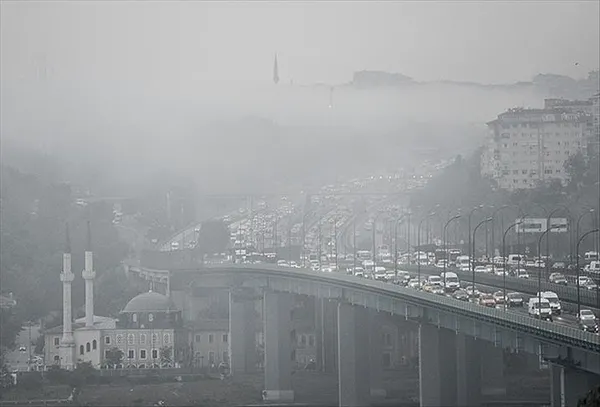 goz-gozu-gormeyecek-1672677192878.jpg Göz gözü görmeyecek! İstanbul'da 48 uçuşa yoğun sis engeli! Meteoroloji'den 5 günlük İstanbul Ankara İzmir hava durumu raporu - 1