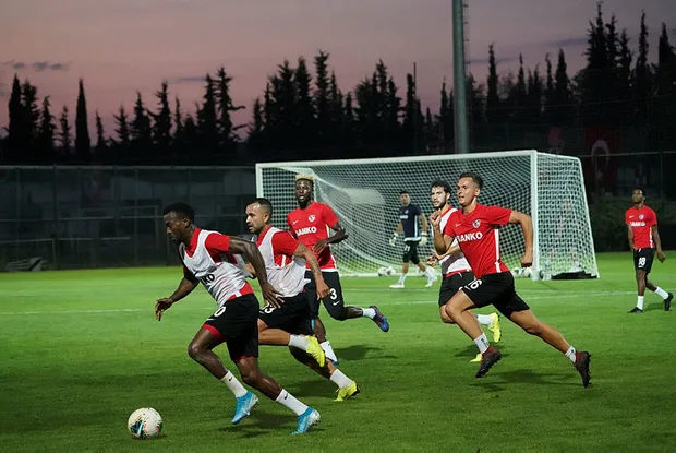Gaziantep - Beşiktaş maçı ne zaman, saat kaçta, hangi kanalda? İşte maçın 11'leri - 2