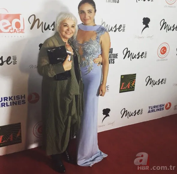 Gökçe Bahadır’ın annesini gören şaştı kaldı! Güzelliğiyle hayran bıraktı 9