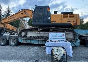 İş makinesiyle kaçak kazıya 10 gözaltı