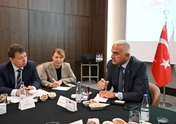 Bakan Ersoy’dan Türkiye-Rusya hava köprüsünü güçlendirme hamlesi